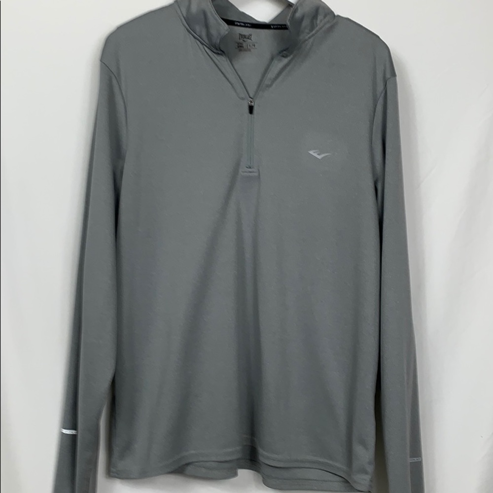 Everlast grey fitted long sleeved pullover size Lg